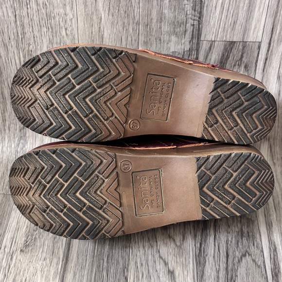 Sanita Closed Back Clogs Size 37
Burgundy Red Leather US 6
Comfort Slip On - Picture 4 of 14